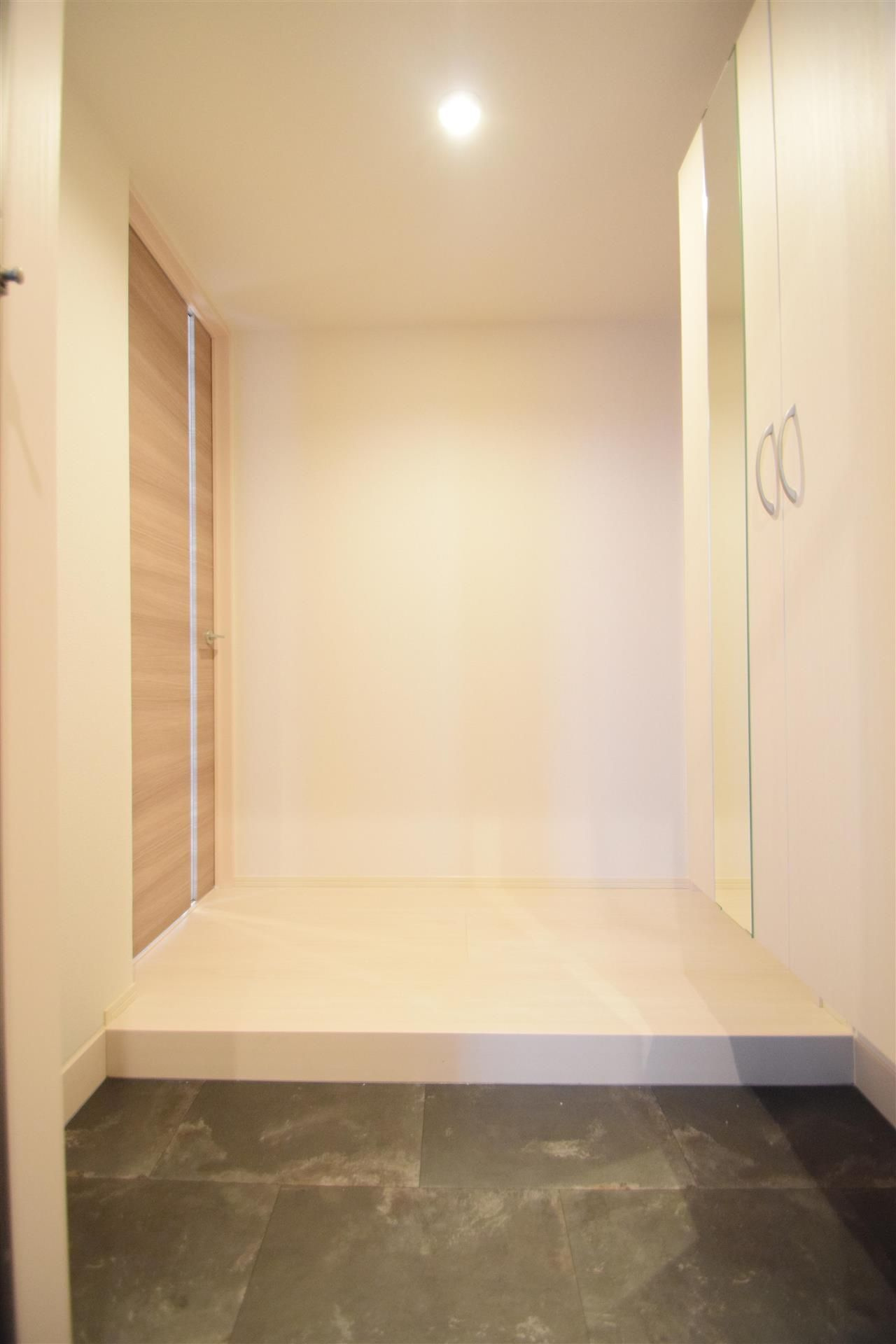 Rian伊福町の玄関