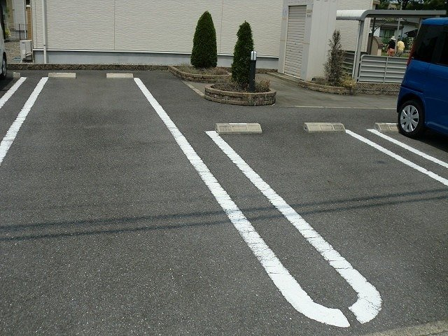サンライズの駐車場