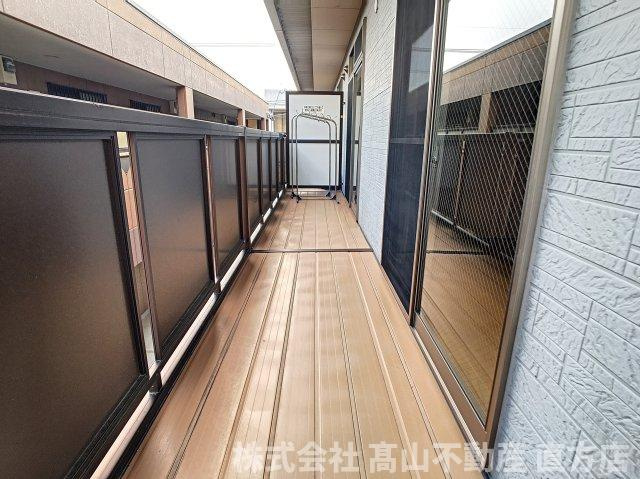 直方市大字頓野のアパートのバルコニー