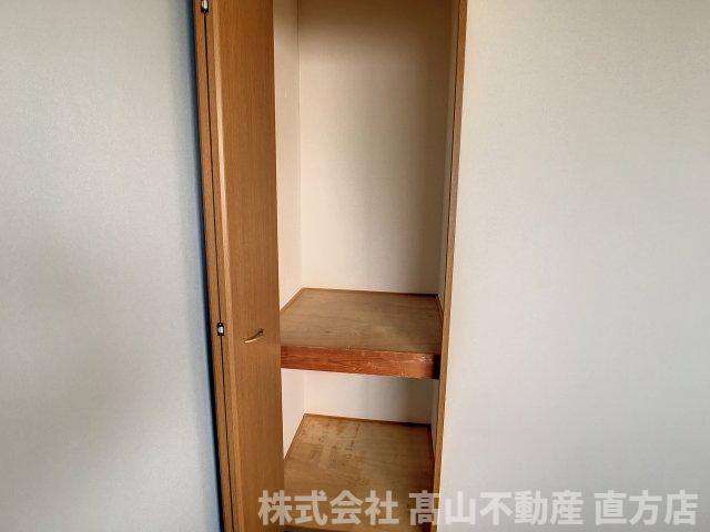 直方市大字頓野のアパートの収納