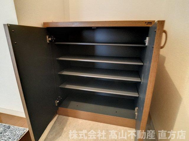 直方市大字頓野のアパートの収納