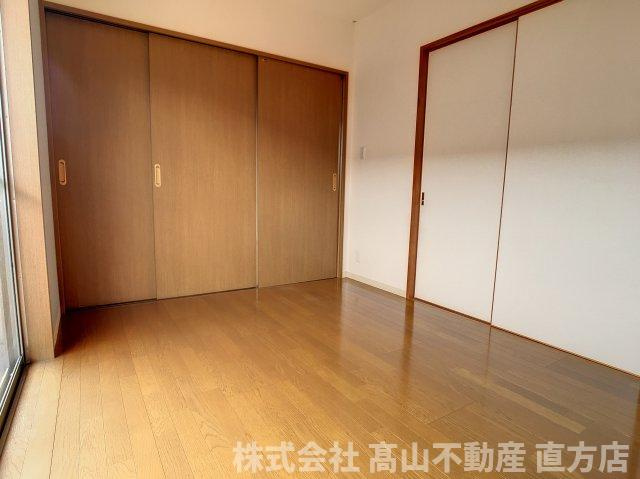 直方市大字頓野のアパートの洋室