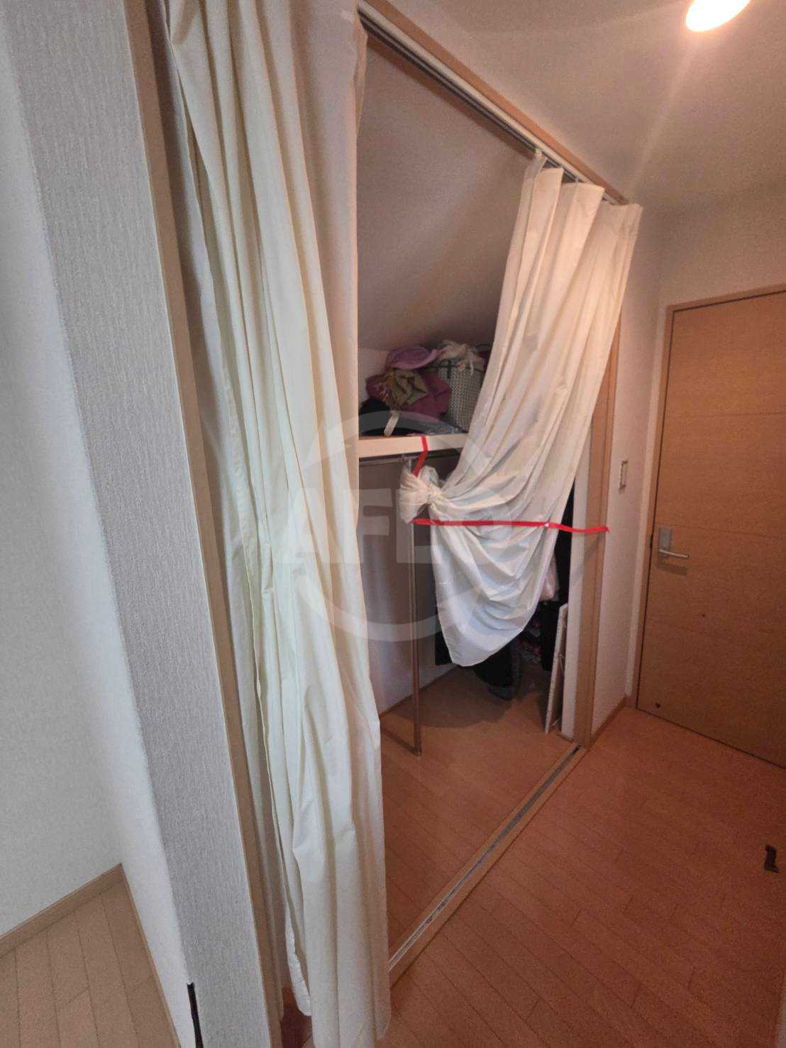 豊中市螢池東町１丁目戸建ての収納|2F廊下　大型収納　残置物撤去・クリーニング後の引き渡しとなります。