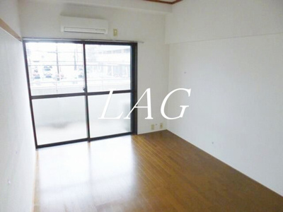 【居間・リビング】 | プリヴェール末広 | 洋室のお部屋です。