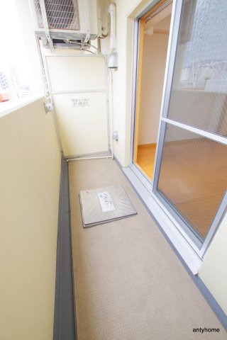 ONEROOFFLATFUKUSHIMA(旧:シャルマンフジ福島) 仲介手数料無料のバルコニー