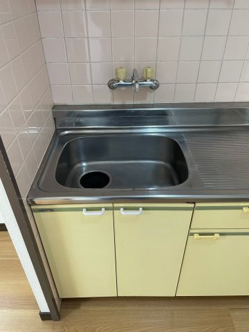 緒方ビルのキッチン|同建物別部屋 現況優先