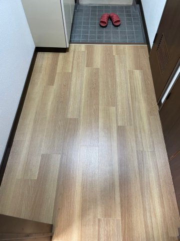 緒方ビルの玄関|同建物別部屋 現況優先