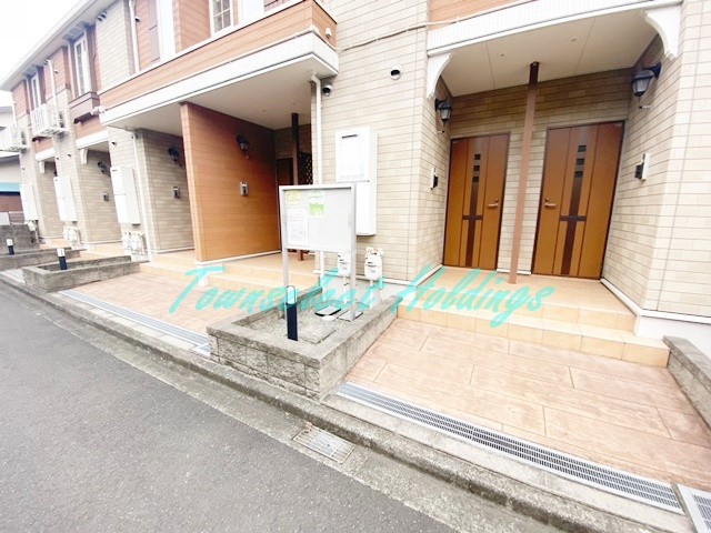 藤沢市長後のアパートのエントランス