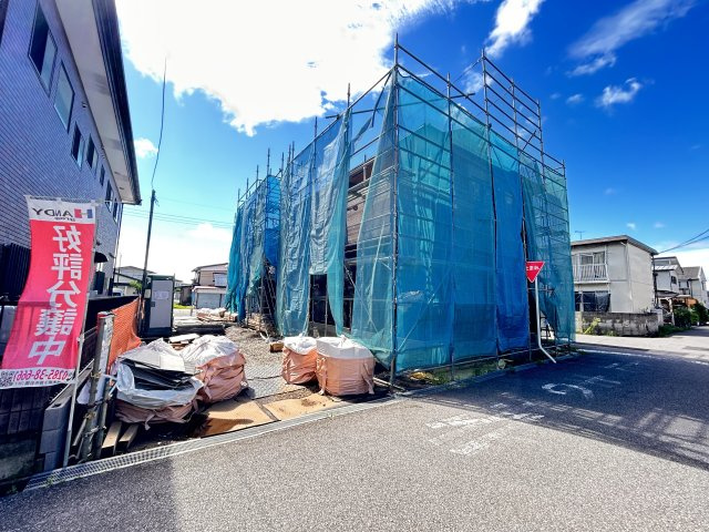 【ブルーミングガーデン】壬生町幸町 全2邸の前面道路含む現地写真|〇2号棟〇
駐車スペースもしっかり確保、 車3台駐車可能です♪ セカンドカーや来客時、将来のお子様の車も困らない、ニーズに合わせたゆとりある敷地計画です。
※2026年8月撮影