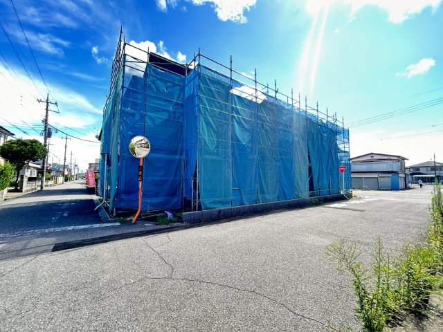 【ブルーミングガーデン】壬生町幸町 全2邸の前面道路含む現地写真|〇2号棟【3（4）LDK+ワークスペース+カースペース3台】
朝日が差し込む角地。将来お子様の成長やライフステージに合わせて、4ＬＤＫへ間取り変更ができる柔軟なプラン♪
※2026年8月撮影

