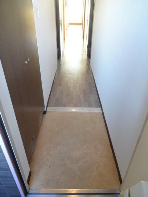 アクトヒルズ八千代Ⅱの玄関
