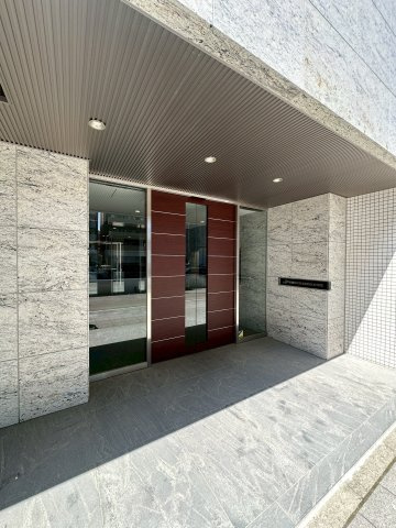ワールドアイ名古屋城北　名古屋市賃貸　仲介手数料無料のエントランス|エントランス