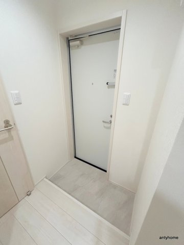 フジパレス出来島Ⅱ番館 仲介手数料無料の玄関