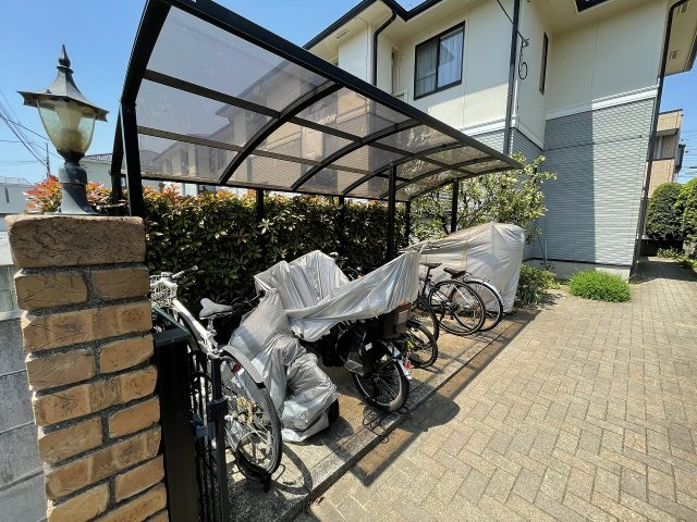 屋根付き駐輪場もあります★