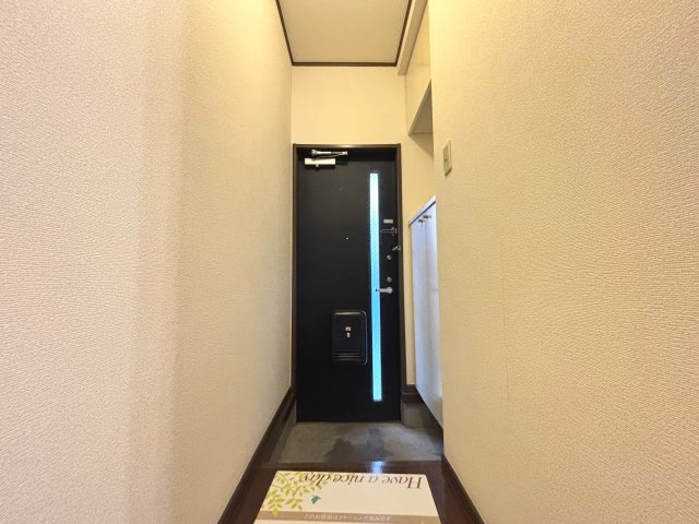 白を基調とした玄関★