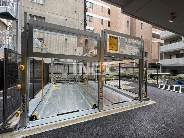 横浜市神奈川区反町１丁目の賃貸マンションの駐車場