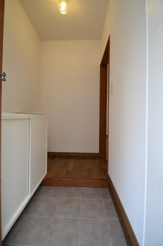 広島市西区草津新町１丁目のアパートの玄関|ゆったりとした玄関です