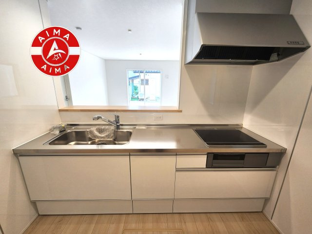福岡市東区西戸崎4丁目第21-3棟（3号棟）のキッチン|ご家族を近くに感じられる対面キッチンのLDK。会話もはずみそうですね。