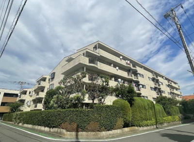 【外観】 | 京王府中マンション | 府中駅周辺は公共施設や買い物施設(スーパーやコンビニ、ドラッグストアなど）が充実していて便利です。