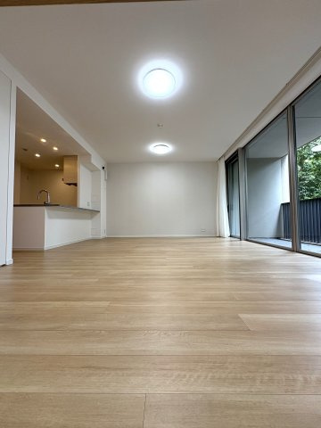 A Quiet Side of Kamakura.  静かな鎌倉に、暮らす。の居間・リビング