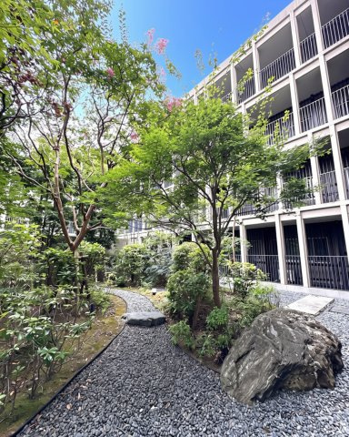 A Quiet Side of Kamakura.  静かな鎌倉に、暮らす。