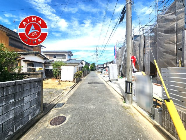 福岡市東区西戸崎4丁目第21-3棟（2号棟）の外観|前面道路含む現地の写真です。