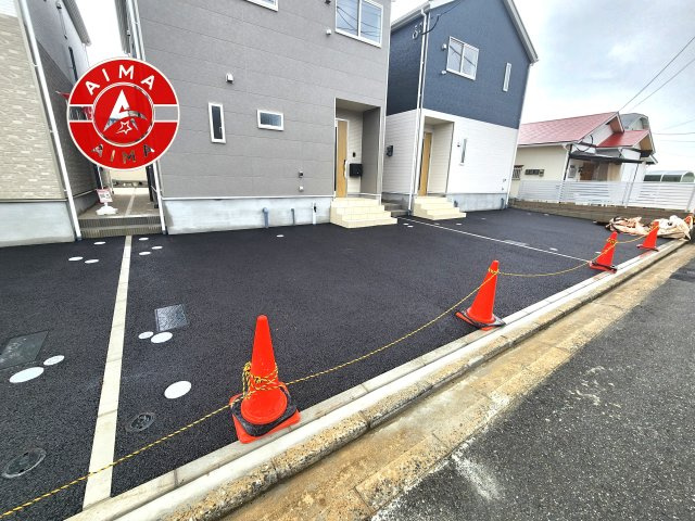 福岡市東区西戸崎4丁目第21-3棟（2号棟）の外観|広々した駐車場です。