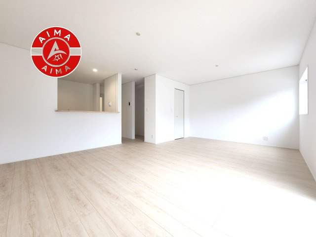 福岡市東区西戸崎4丁目第21-3棟（2号棟）の居間・リビング|多くの時間を過すことになるリビングだからこそ、いつも穏やかな空間・解放感が味わえ毎日が充実します。
