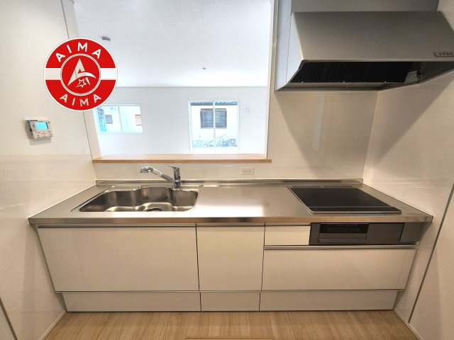 福岡市東区西戸崎4丁目第21-3棟（2号棟）のキッチン|ご家族を近くに感じられる対面キッチンのLDK。会話もはずみそうですね。