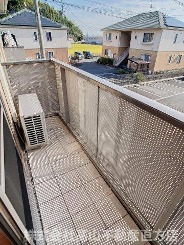 宮若市本城のアパートのバルコニー