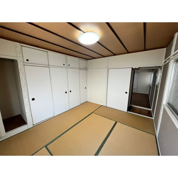 旭ヶ丘三丁目貸家の和室