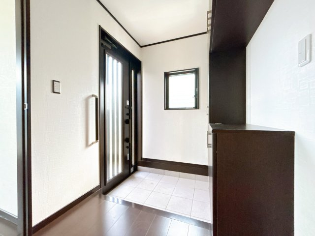 【玄関】 | 坂東市みどり町　中古戸建