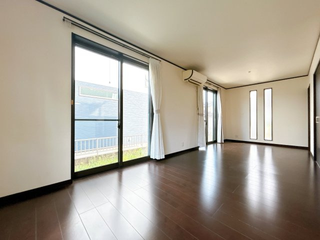 【居間・リビング】 | 坂東市みどり町　中古戸建