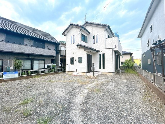 【外観】 | 坂東市みどり町　中古戸建 | スーパー至近で、お買い物に便利な立地です(#^^#)