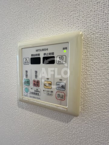 ドゥーエ江坂Ⅰの洗面所|浴室乾燥機