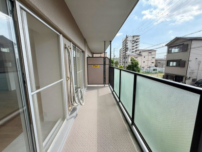 【バルコニー】 | ルネ住之江 | 【バルコニー】開放感のあるバルコニーです♪お洗濯も楽々快適に干せますよ♪