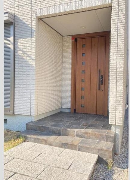 石浜南ヶ丘戸建のエントランス