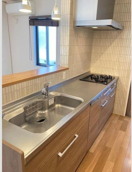 石浜南ヶ丘戸建のキッチン