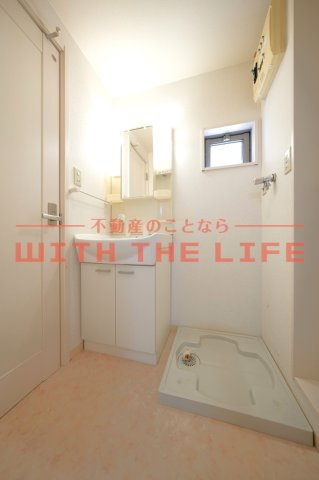 グランドアマレーⅢ番館【キャッシュバック対象】の洗面所|ゆったりとスペースのある洗面所