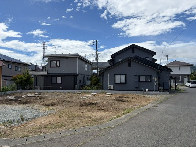 滝沢市室小路　第3の前面道路含む現地写真