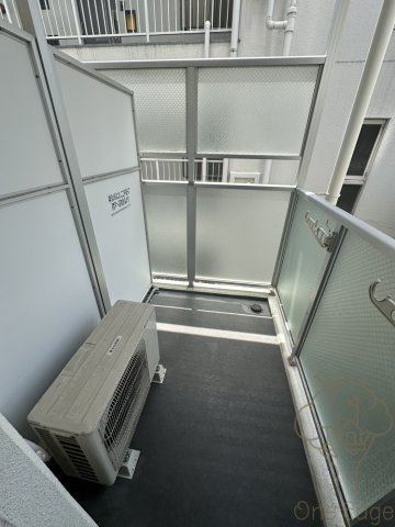 APRILE南森町のバルコニー