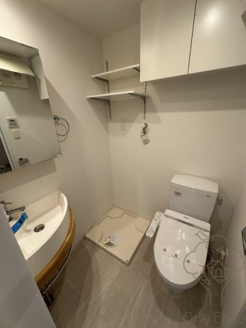 APRILE南森町の洗面所
