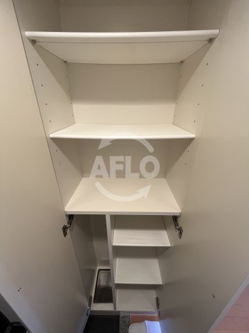 ドゥーエ江坂Ⅰの内装|シューズボックス