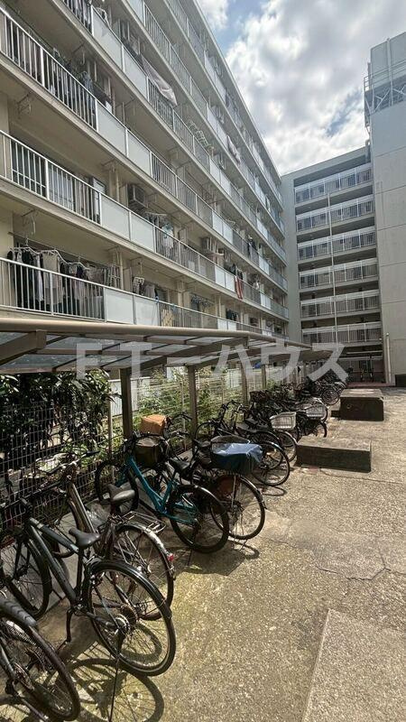 行徳マンションの駐車場