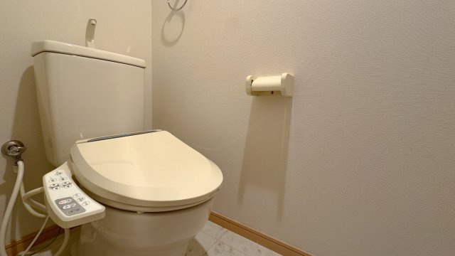ポリシエのトイレ|※反転タイプの間取となります。