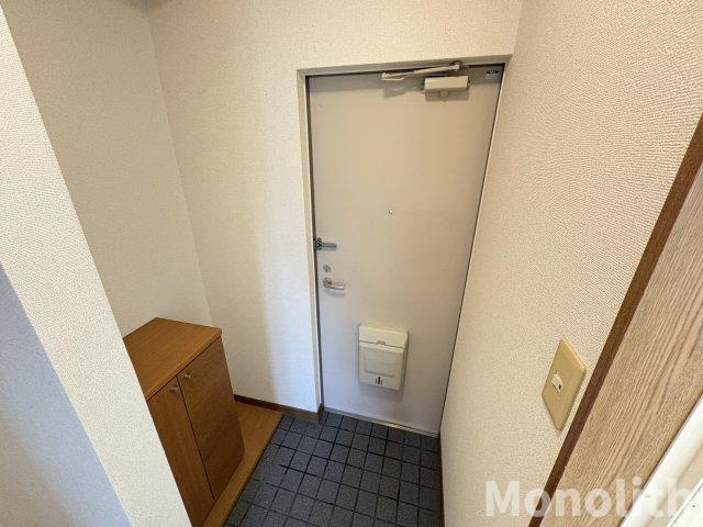 ジョリロジュマンの玄関