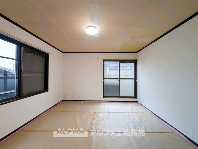 あきる野市秋川5丁目　中古戸建の洋室|使い勝手のいい洋室です