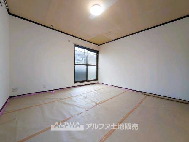 あきる野市秋川5丁目　中古戸建の洋室|広々とした洋室です