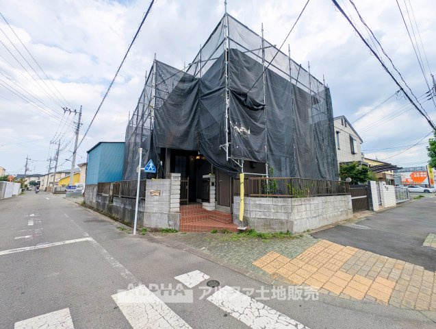 あきる野市秋川5丁目　中古戸建の前面道路含む現地写真|前面道路含む現地写真です