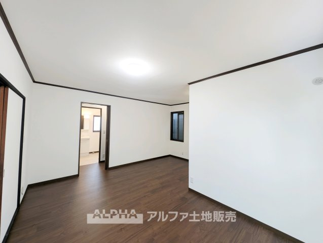 あきる野市秋川5丁目　中古戸建の居間・リビング|おしゃれなリビングです
